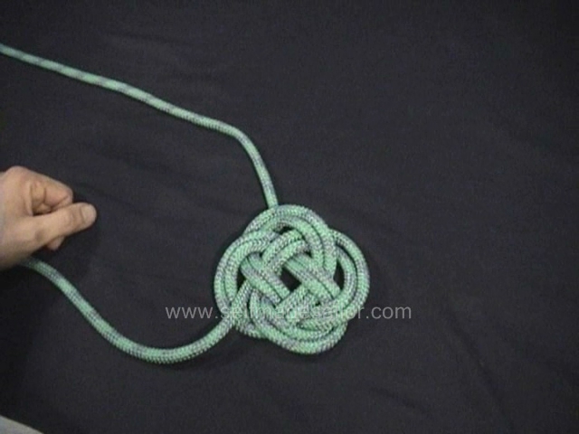 A knot tying video showing how to make a flat Turk's Head knot.